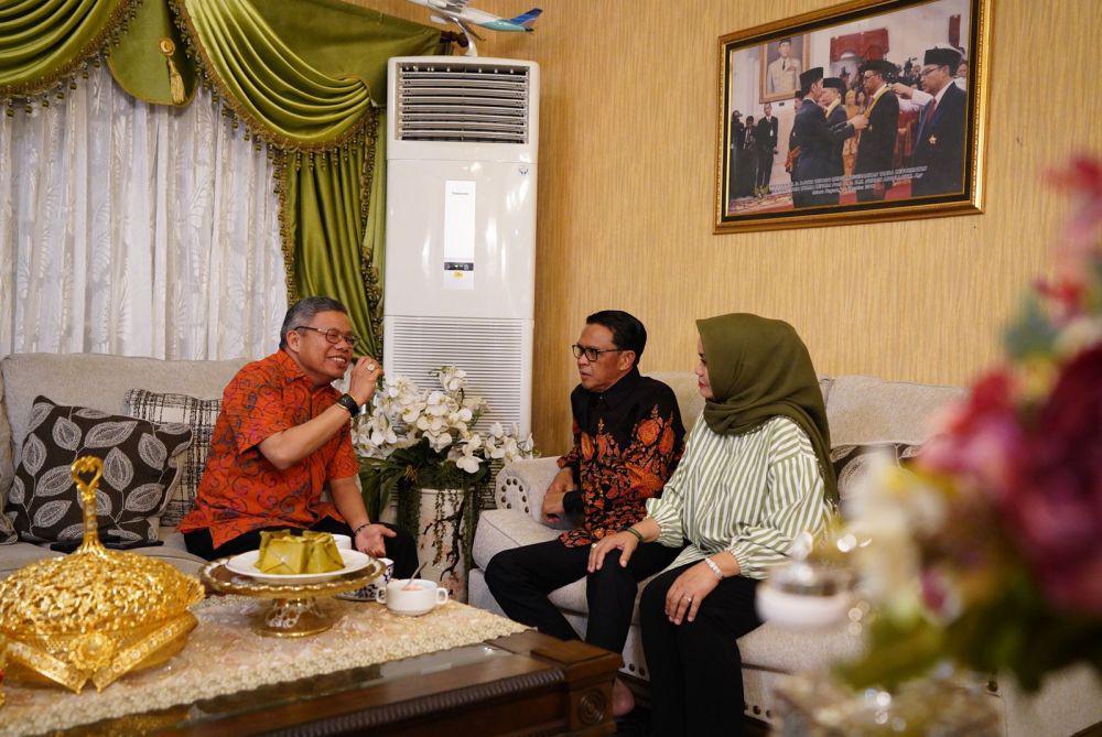Taufan Pawe Temui Nurdin Abdullah usai Keluar dari Penjara