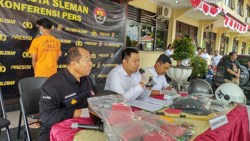 AR, bocah pelaku pembacokan dua pemotor di Sleman ditangkap. (IDN Times/Tunggul Damarjati)