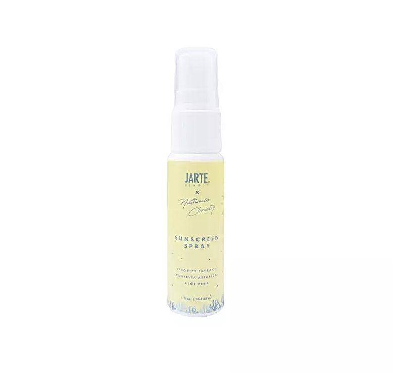 Jarte Beauty Sunscreen Spray Coral Reef Friendly X Nathanie Christy (shopee.co.id/myskinbutbetter)