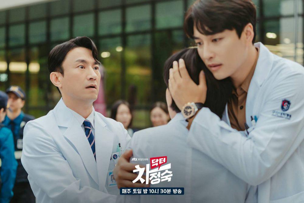 5 Drakor Komedi Dunia Kedokteran, Doctor Cha Gak Ada Obat!