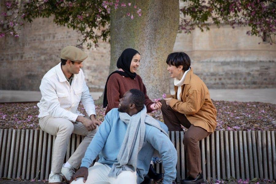 ilustrasi sekumpulan orang (freepik.com/Freepik)