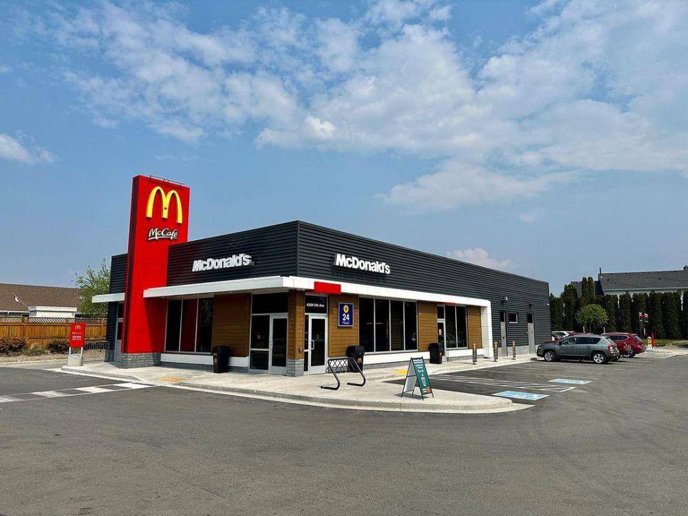 ilustrasi gerai mcdonalds (instagram.com/sampsonkyle)