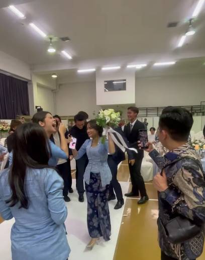 potret Fuji Utami di pernikahan Azizah-Arhan (instagram.com/fuji_an)