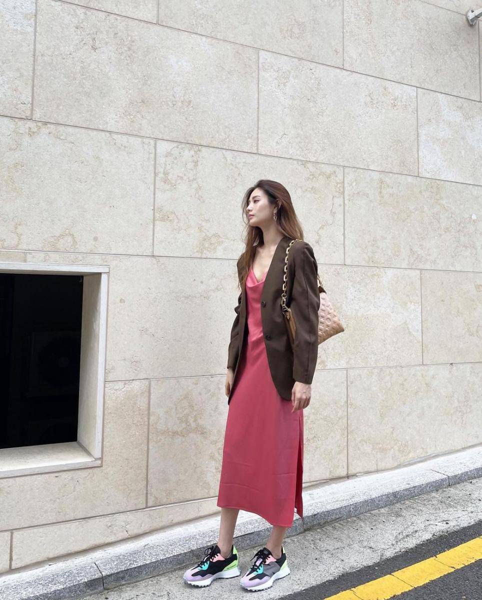OOTD ala Nana pemain drama Mask Girl (instagram.com/jin_a_nana)