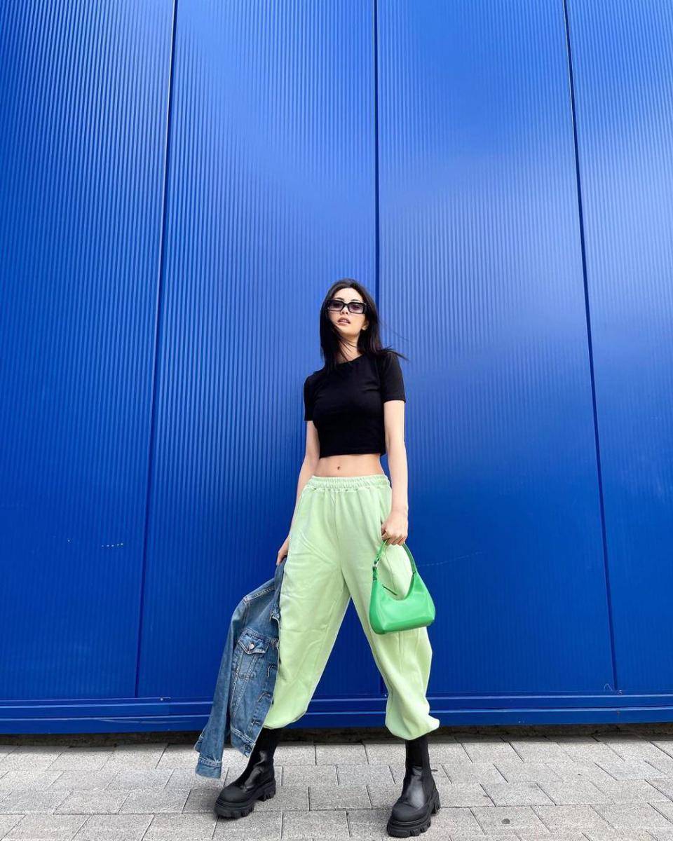 OOTD ala Nana pemain drama Mask Girl (instagram.com/jin_a_nana)