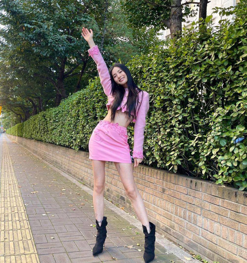 OOTD ala Nana pemain drama Mask Girl (instagram.com/jin_a_nana)