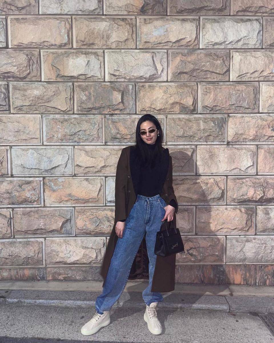 OOTD ala Nana pemain drama Mask Girl (instagram.com/jin_a_nana)