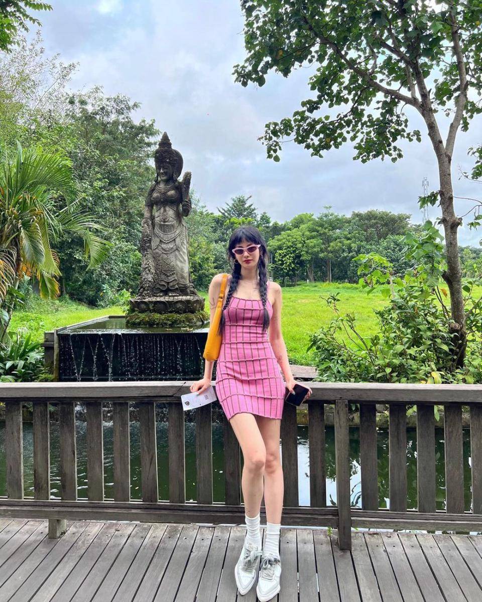 OOTD ala Nana pemain drama Mask Girl (instagram.com/jin_a_nana)