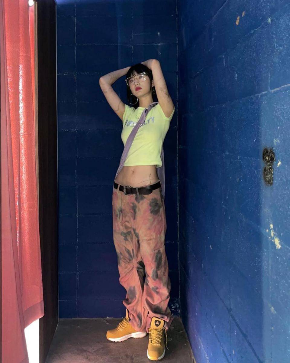 OOTD ala Nana pemain drama Mask Girl (instagram.com/jin_a_nana)