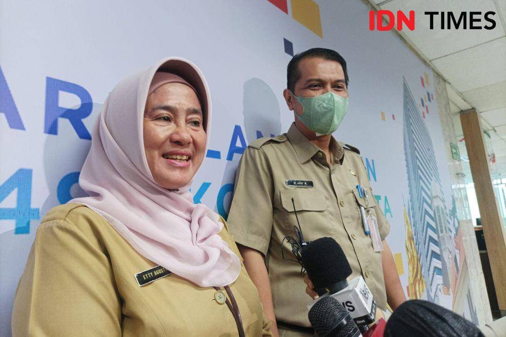 Sekretaris Badan Kepegawaian Daerah (BKD) Pemprov DKI, Etty Agustijani di Balai Kota, Senin (21/8/2023). (IDN Times/Dini Suciatiningrum)