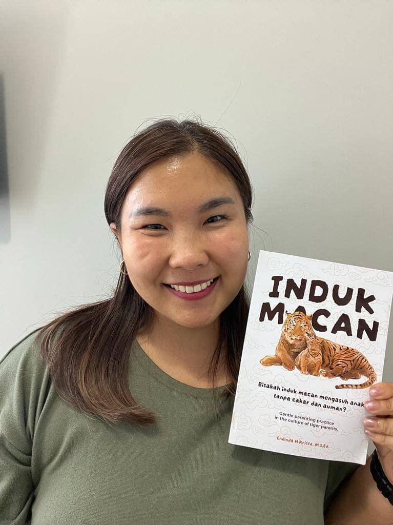 Krista Endinda penulis buku Induk Macan (dok. Peluncuran buku Induk Macan)