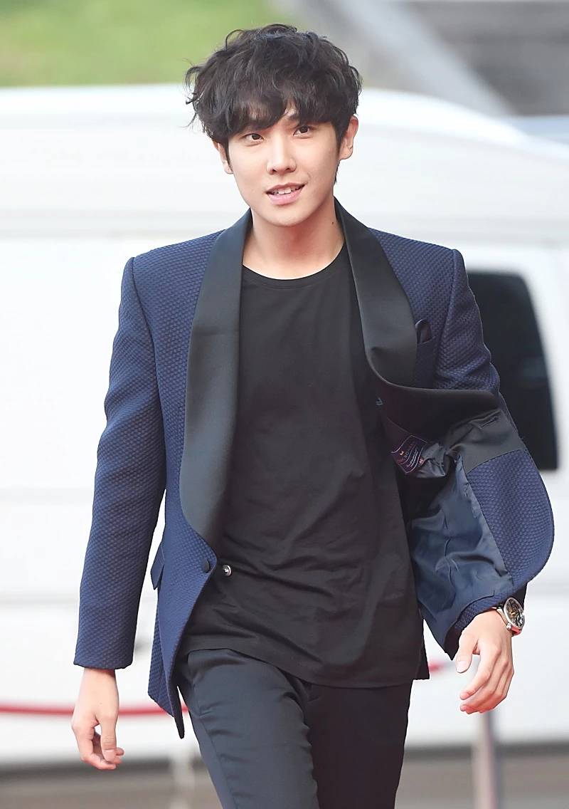 Lee Joon (allkpop.com)