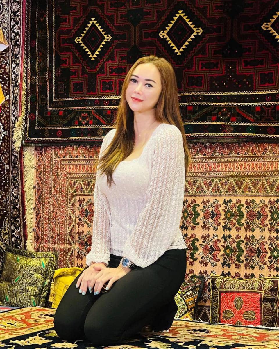 Aura Kasih (instagram.com/aurakasih)