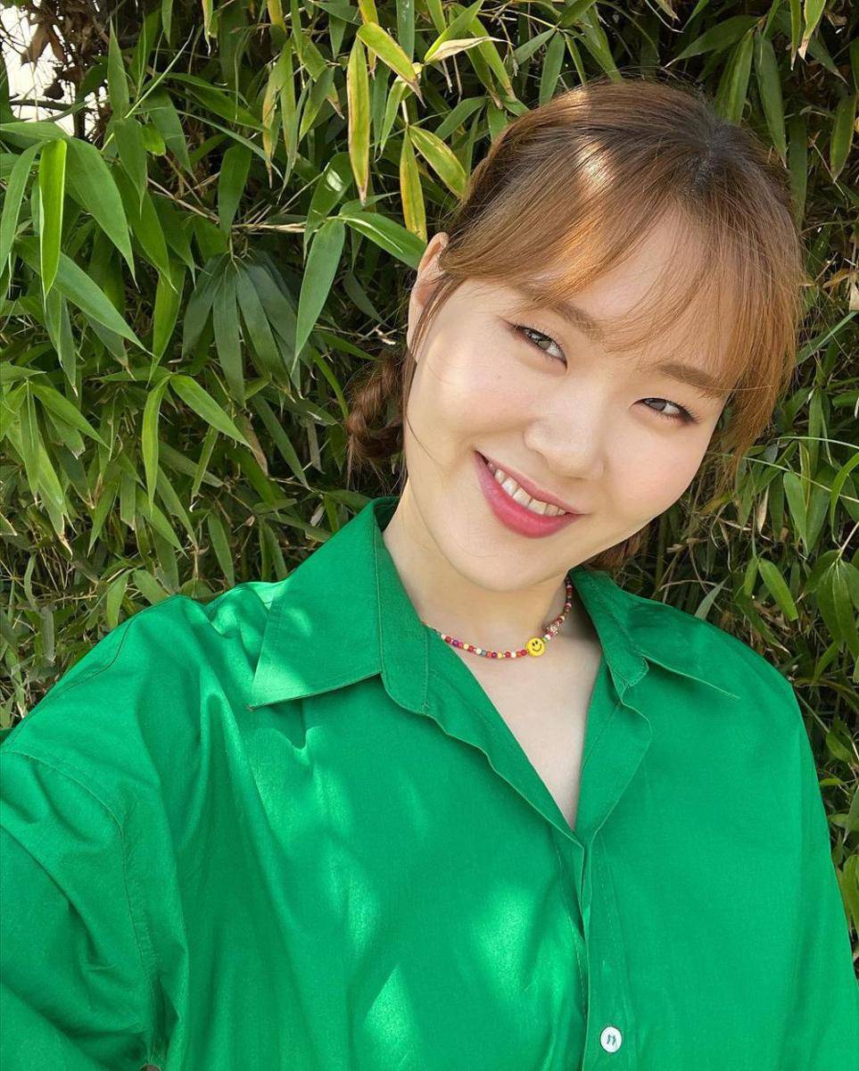 Eom Ji Yoon (instagram.com/eomjiyoon96)
