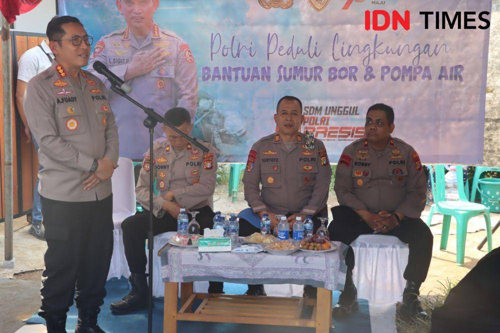 Kapolres Metro Depok, Kombes Ahmad Fuady saat meresmikan penyediaan sumber air di Desa Nanggerang, Tajur Halang, Kabupaten Bogor. (IDNTimes/Dicky)