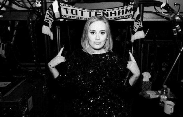 5 Selebritas Penggemar Tottenham Hotspur, Ada Adele