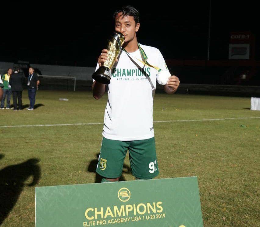 Haykal Alhafiz saat menjuarai Liga 1 U-20 bareng tim muda Persebaya pada 2019. (instagram.com/haykal_alhafiz)