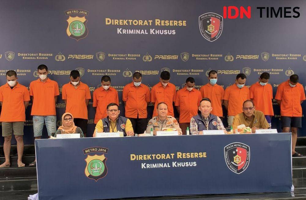 Polda Metro Jaya membongkar peredaran obat daftar G atau obat keras yang libatkan tenaga kesehatan. (IDN Times/Amir Faisol)