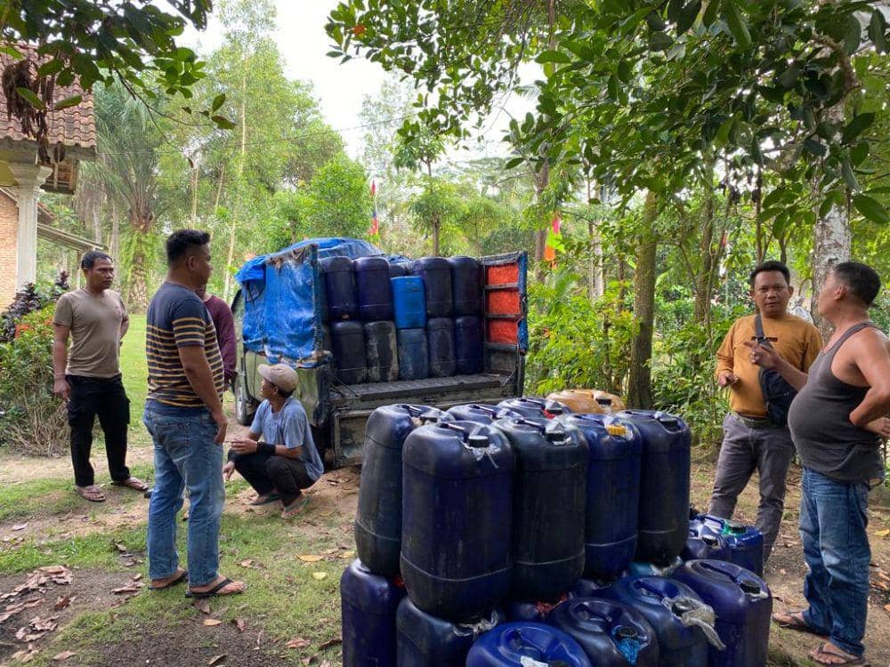 Polisi Ungkap Praktik BBM Solar Ilegal di Lamtim, Barang Bukti 3 Ton!