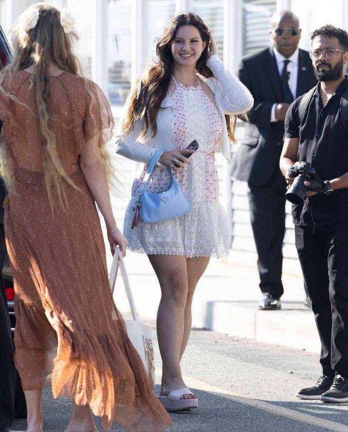 potret Lana Del Rey di pernikahan Jack Antonoff dan Margaret Qualley (instagram.com/people)