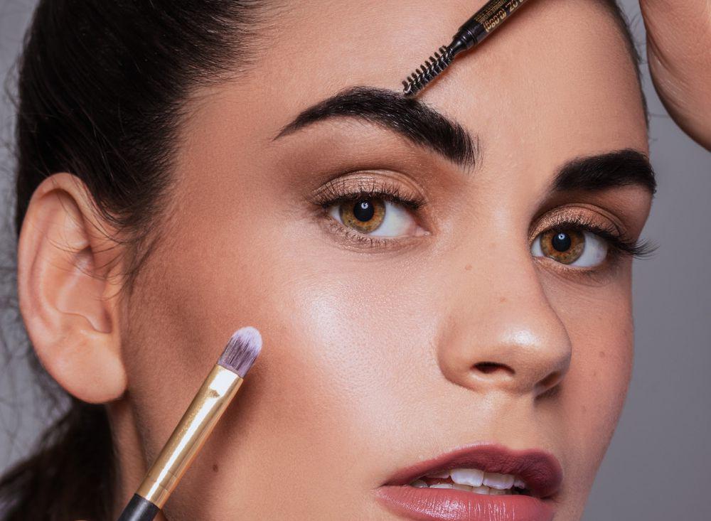 5 Rekomendasi Brush Alis untuk Hasil Lebih Pro dan Maksimal