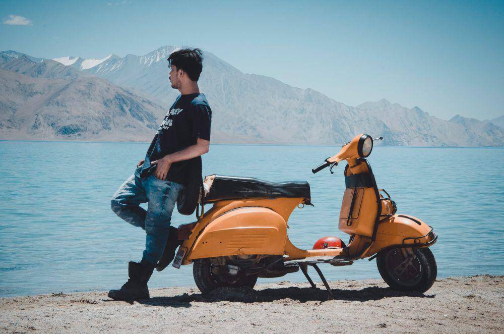 ilustrasi sepeda motor (pexels.com/Abhishek Gaurav)