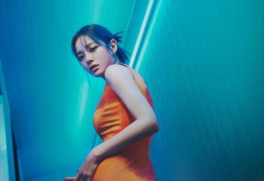 Kim Se Jeong untuk album terbaru bertajuk 문(門) (twitter.com/0828_kimsejeong)