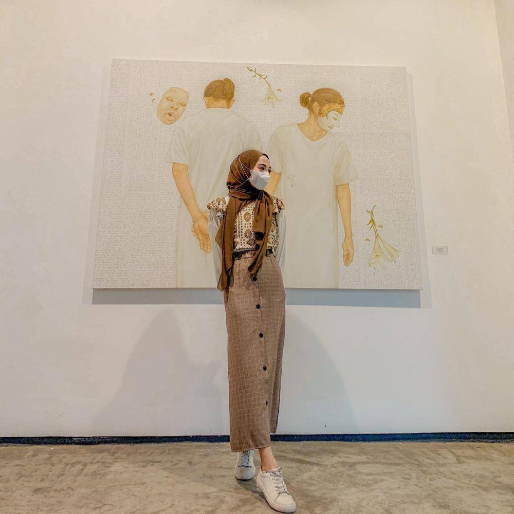 OOTD hijab cokelat (instagram.com/sdesianaa)