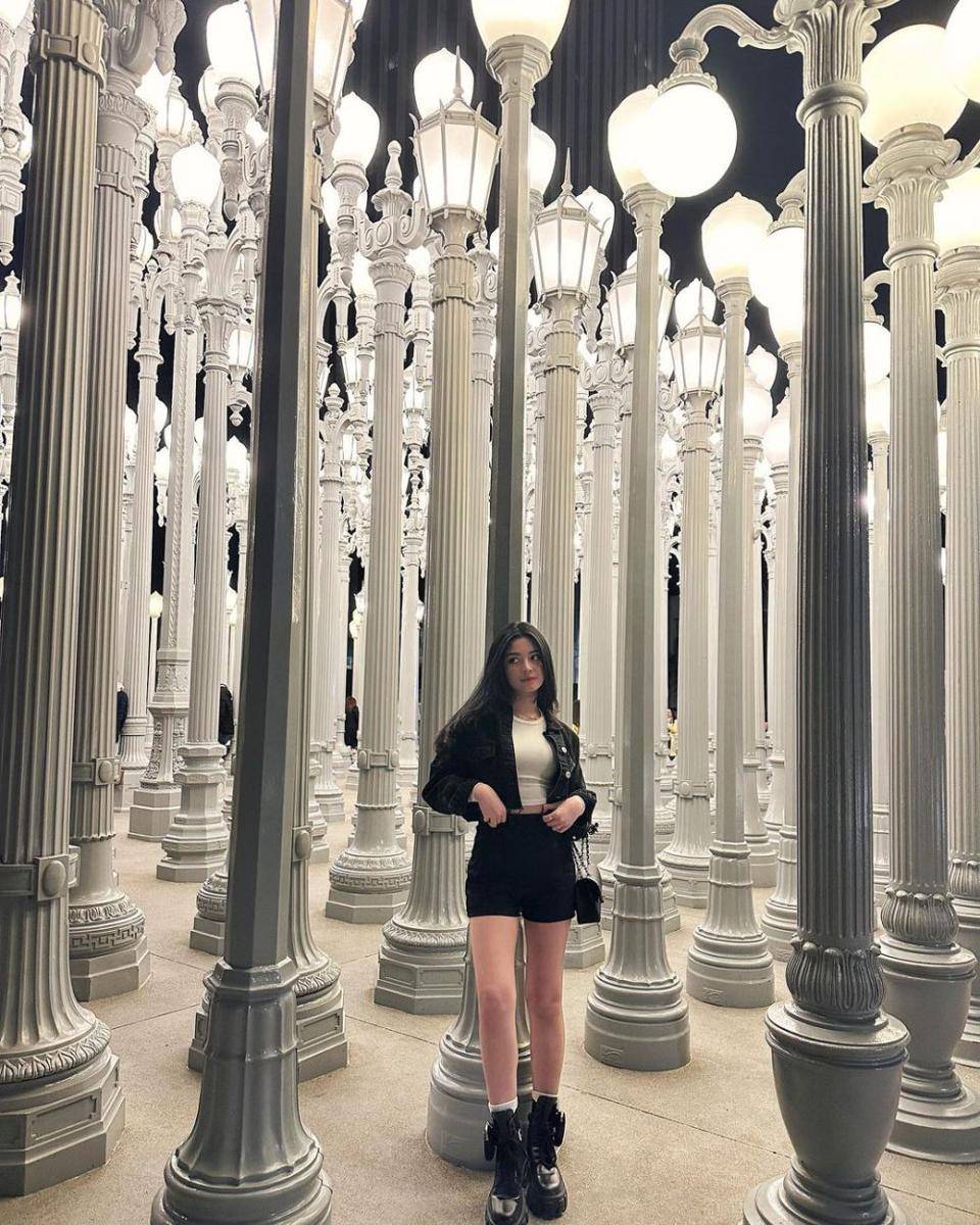 ide padu padan outfit liburan ala Yoriko Angeline (instagram.com/yorikooangln_)