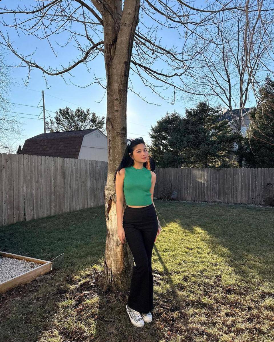 ide padu padan outfit liburan ala Yoriko Angeline (instagram.com/yorikooangln_)