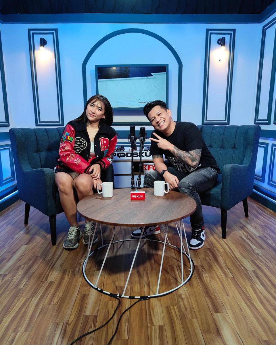 potret Yolla Yuliana dengan para seleb (instagram.com/yollayuliana1515)