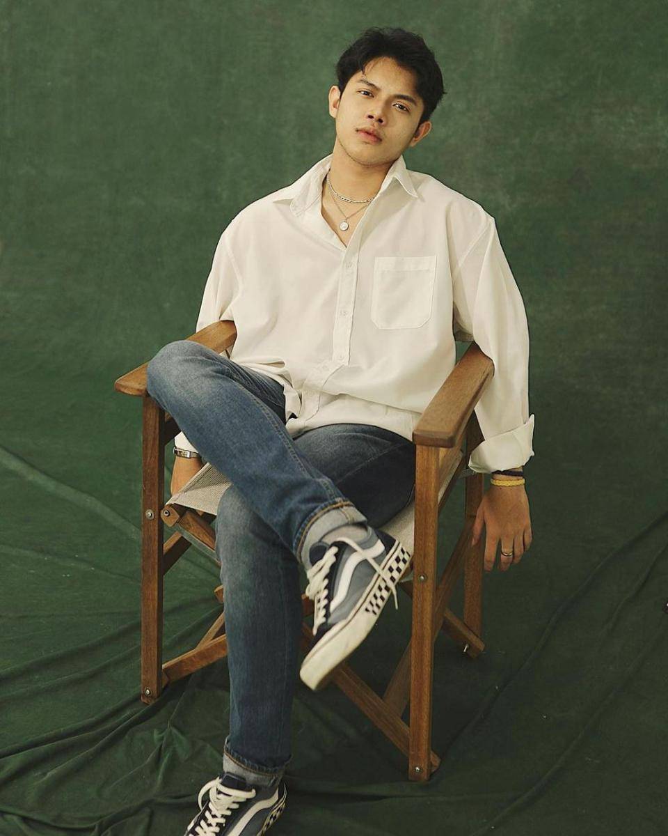 Rony Idol (instagram.com/ronyparulian__)