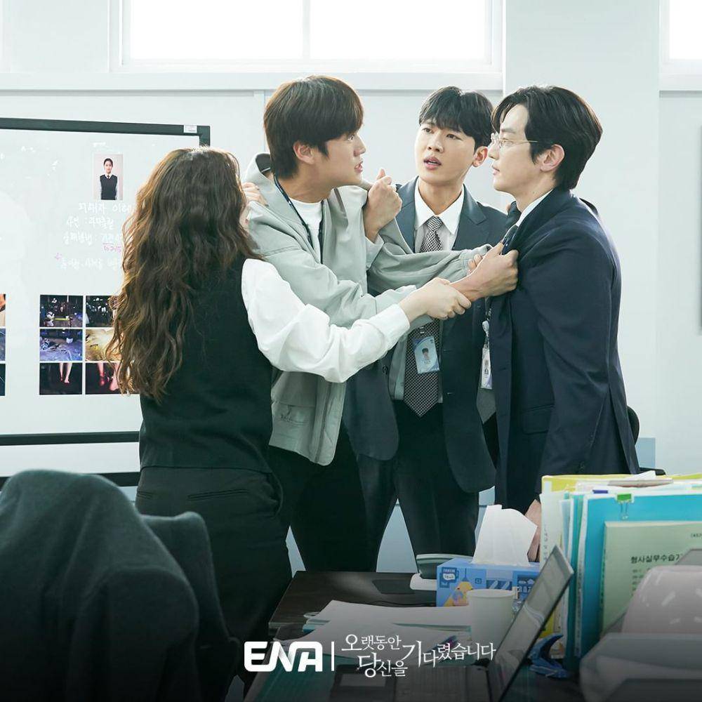 Oh Jin Sung (Na In Woo), Cha Young Woon (Kwon Yool), Go Young Joo (Kim Ji Eun) di drakor Longing for You (instagram.com/channel.ena.d)