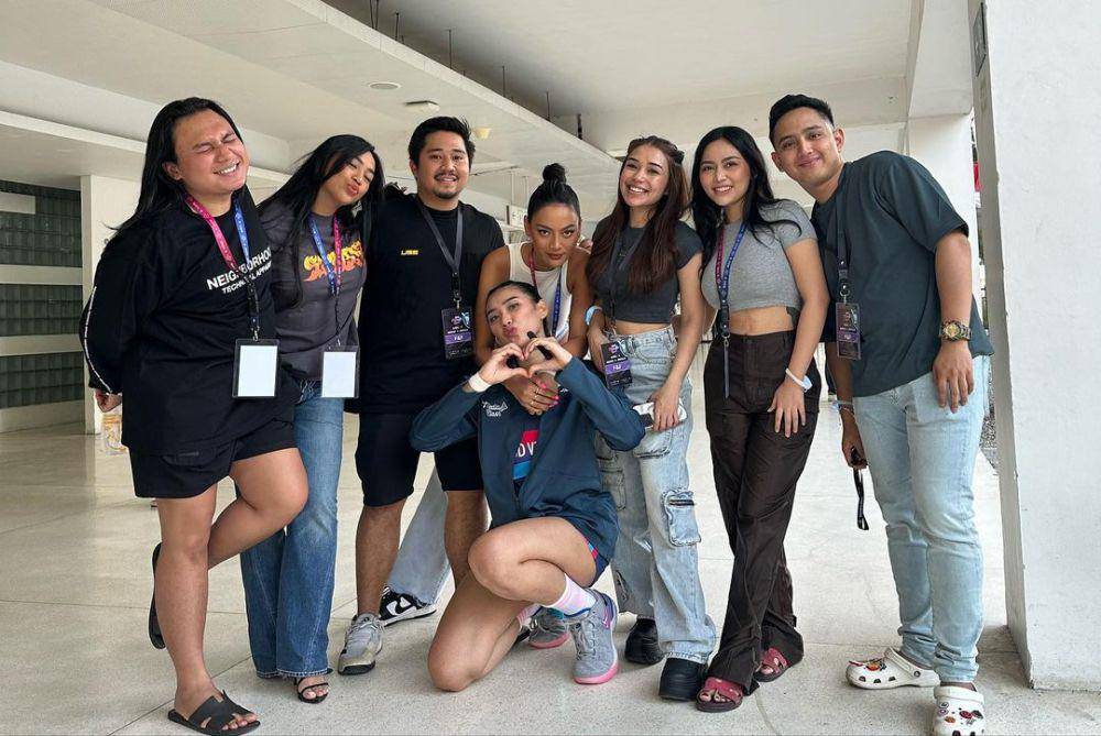 potret Yolla Yuliana dengan para seleb (instagram.com/yollayuliana1515)