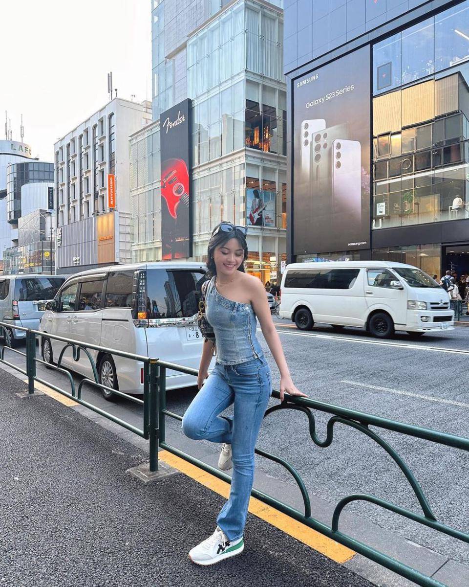ide padu padan outfit liburan ala Yoriko Angeline (instagram.com/yorikooangln_)
