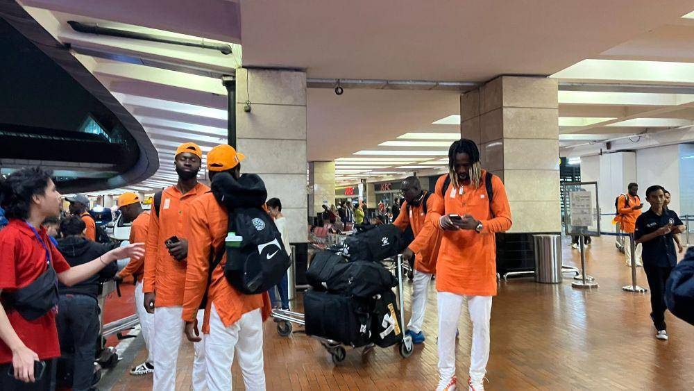 Skuad Pantai Gading tiba di Jakarta. (Dok. LOC Piala Dunia Basket 2023)