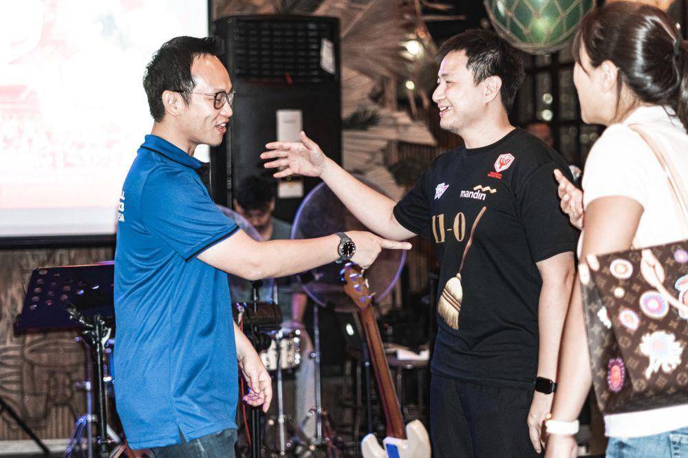 Atlet basket putri Jakarta dapat penghargaan dari Perbasi Jakarta. (dok. Perbasi Jakarta)