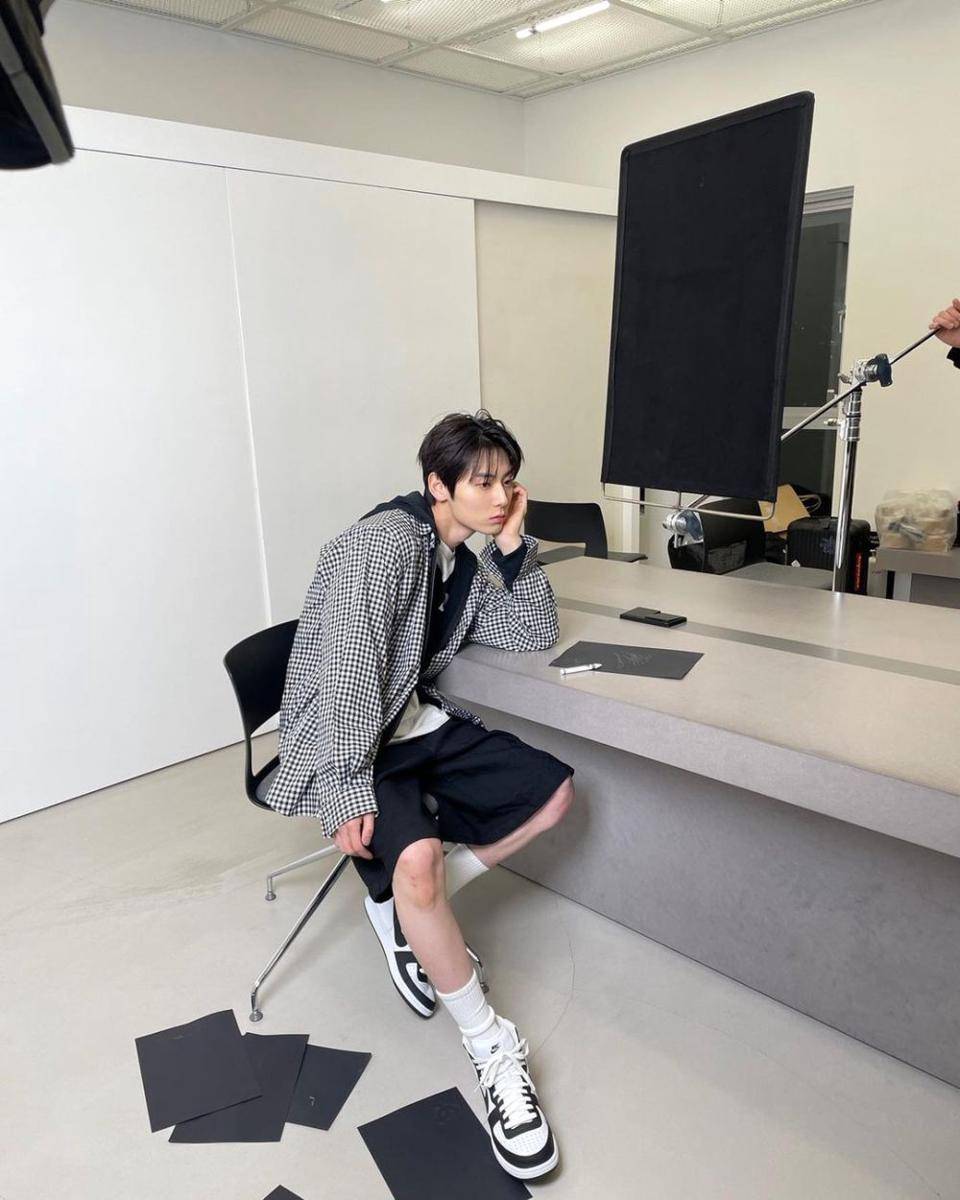 inspirasi outfit ngedate ala Hwang Min Hyun (instagram.com/optimushwang)