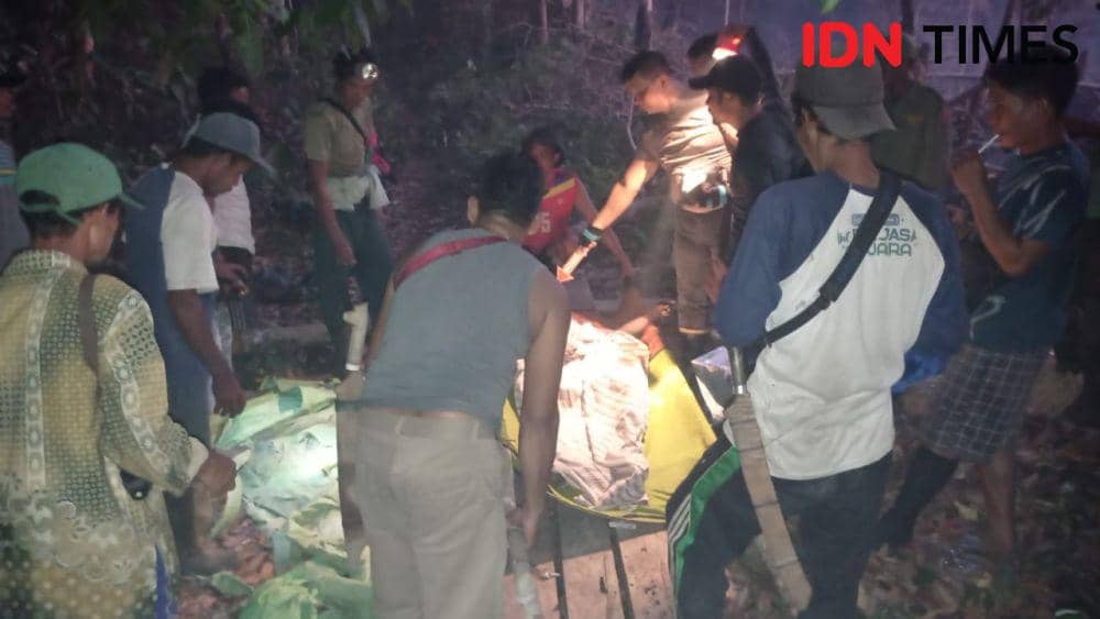 Korban diduga pingsan karena terhidup asap dan terjebak api karhutla. (IDN Times/Istimewa).