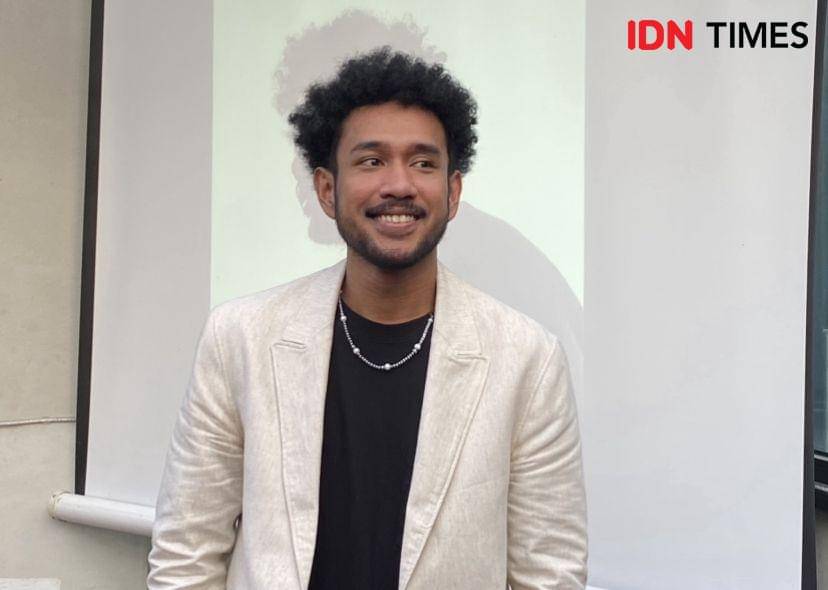 Teddy Adhitya Refleksikan Semua Rasa Lewat Album Baru 'semua, semua.'