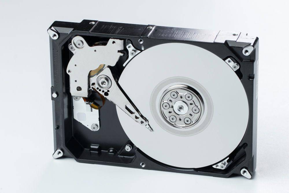 ilustrasi hard disk (freepik.com/freepik)