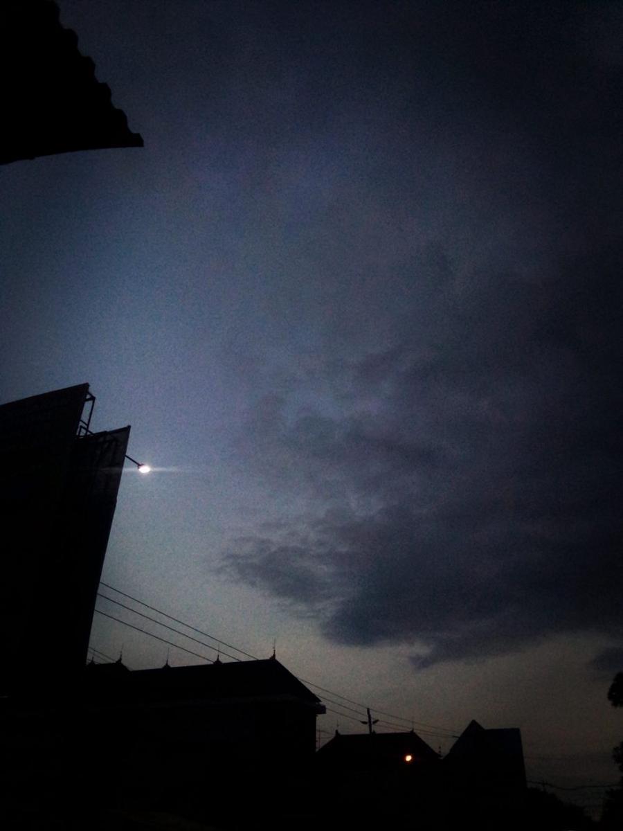 [PUISI] Malam dalam Diam