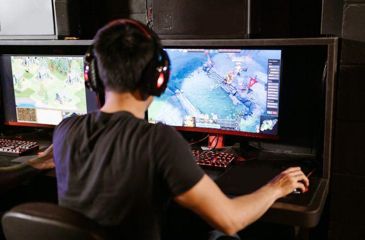 5 Tips Tetap Fit dan Bugar meski Bermain Game Seharian