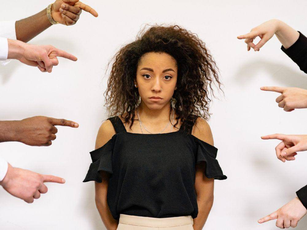 ilustrasi diremehkan orang lain (pexels.com/Yan Krukau)