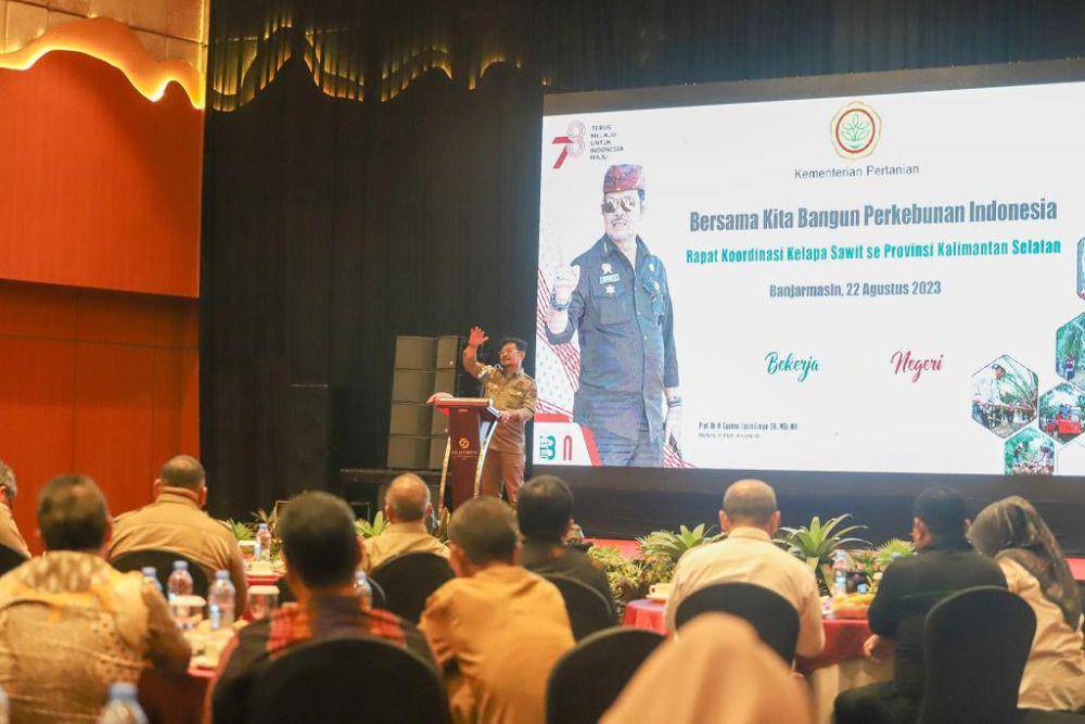 Mentan SYL membuka Rapat Koordinasi Kelapa Sawit se-Provinsi Kalimantan Selatan (Kalsel) di Banjarmasin, Selasa (22/8) (Dok. Kementan)