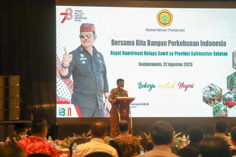Mentan SYL membuka Rapat Koordinasi Kelapa Sawit se-Provinsi Kalimantan Selatan (Kalsel) di Banjarmasin, Selasa (22/8) (Dok. Kementan)