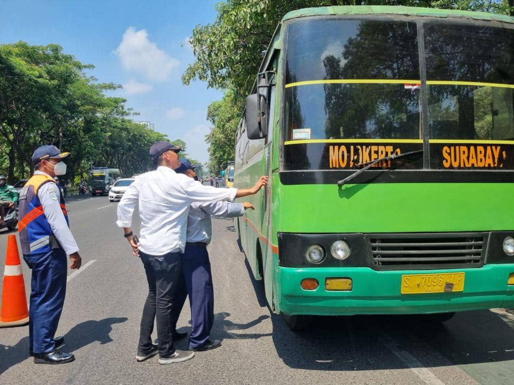 Ancaman Polusi Udara di Surabaya, Kendaraan Diuji Emisi