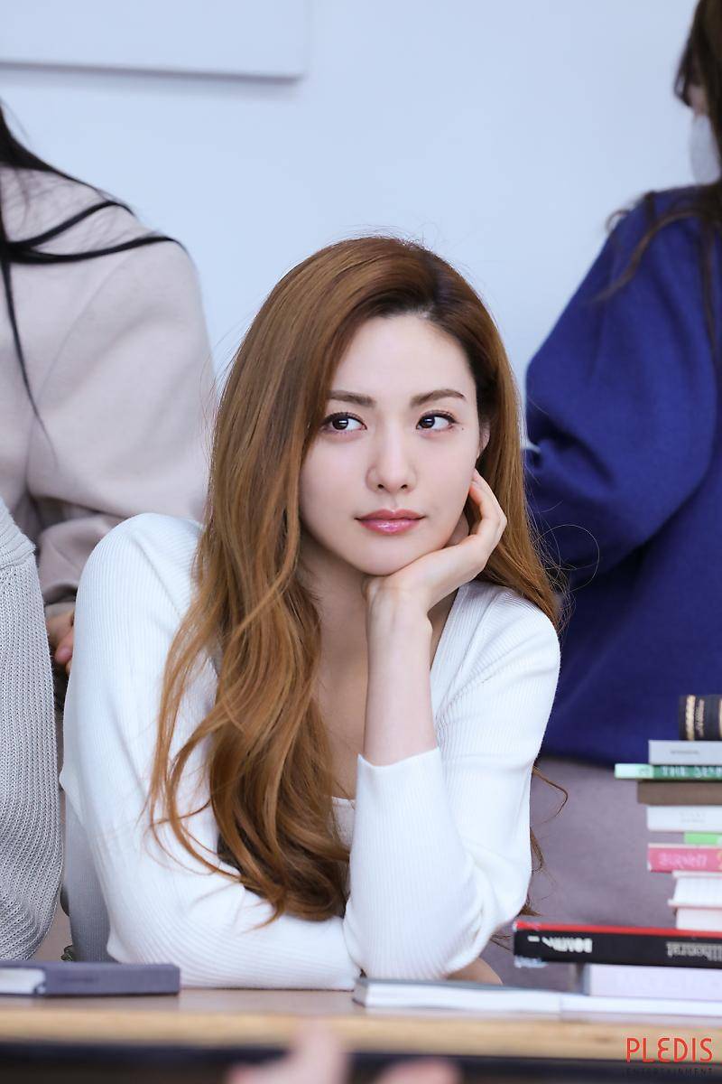 Nana (Naver.com/PLEDIS Entertainment)