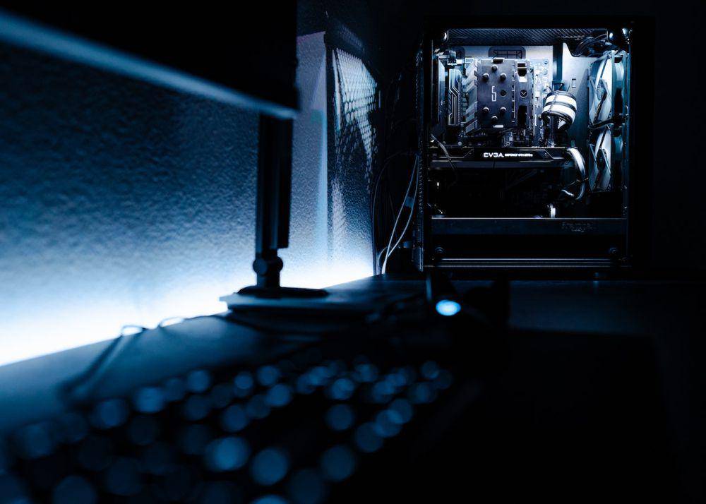 ilustrasi upgrade PC (pexels.com/Martin Lopez)