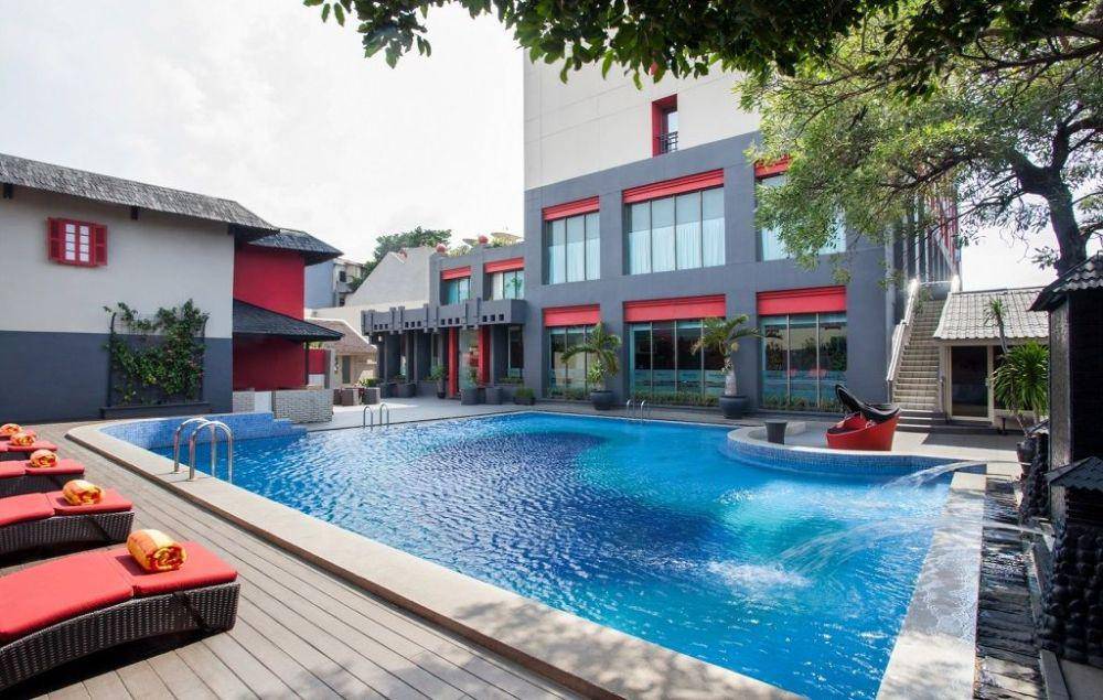 Potret kolam renang Asyana Hotel Kemayoran, Jakarta (asyanahotels.com)